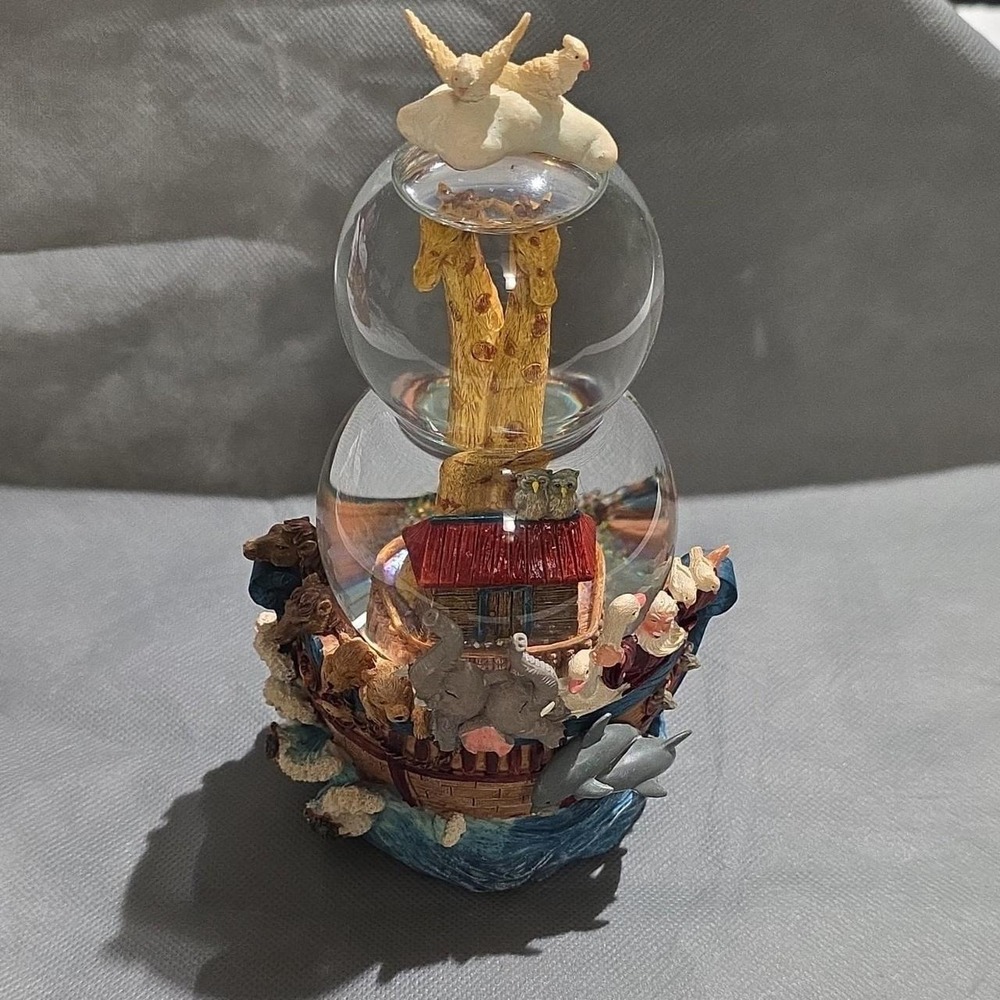 Sankyo Noah's Ark Musical Multicolor Glass Resin Snow Globe with Animals